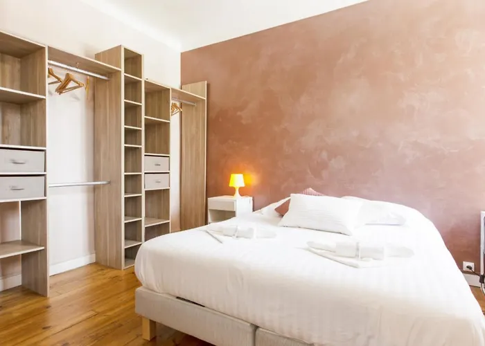 Bourbon - Welkeys Апартаменты *